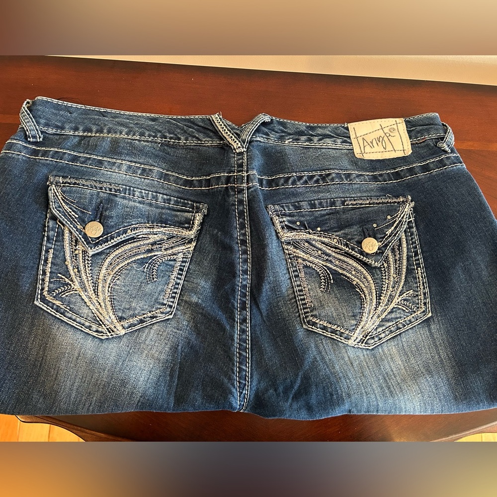Ariya Blue Denim Jeans with Embroidered and Bedazzled Pockets